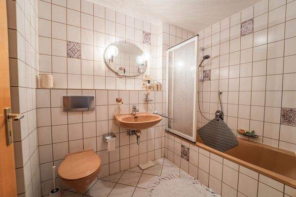 Komfortables Duschbad im ersten Obergeschoss