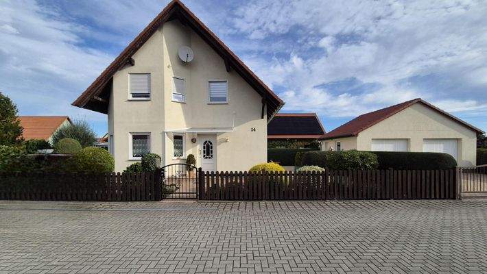 Immobilie mit Garagen