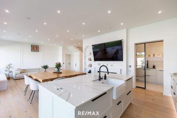 Küche im Wohn-Essbereich