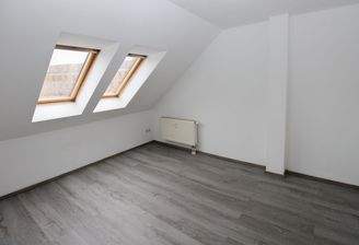 Schlafzimmer DG li SF (Referenz)