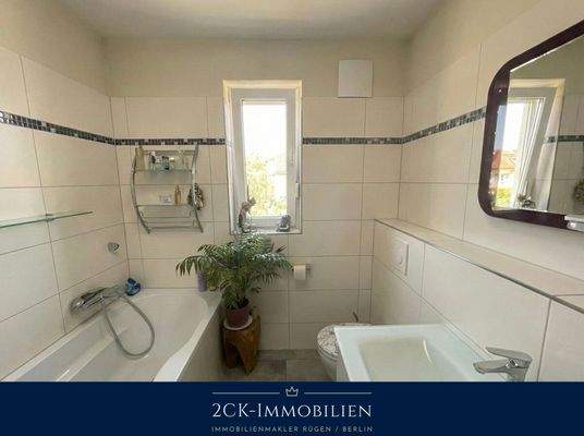 Badezimmer mit Tageslicht