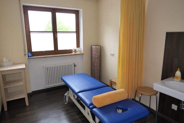 Wohnung/Physiopraxis OG