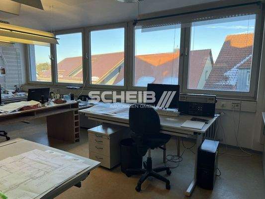 Tageslicht durch Fensterfront