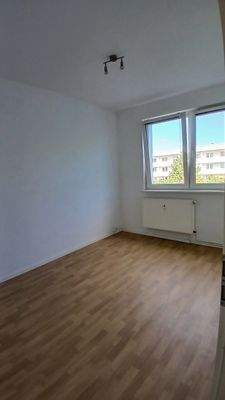 mittleres Zimmer (12,4m²)