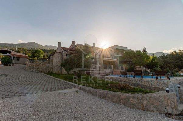 Luxusvilla mit großzügigem Grundstück