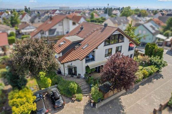 Zweifamilienhaus mit vielen Extras