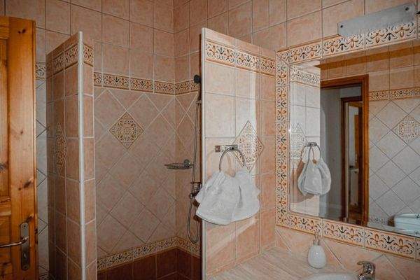 Kreta, Roumeli: Wunderschöne Villa auf dem Land