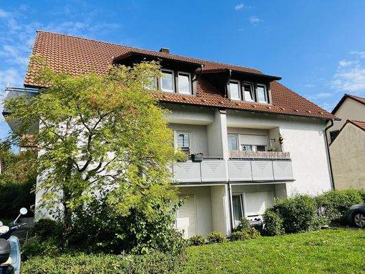 Südwestansicht der familiären Wohnanlage in Bestlage (Verkaufseinheit Dachgeschoss rechts)