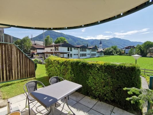 Terrasse mit Blick ins Grüne