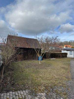 Garten und Holzschuppen