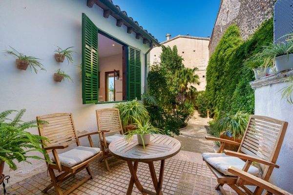 Herrenhaus mit Innenhof zu verkaufen in Soller, Mallorca