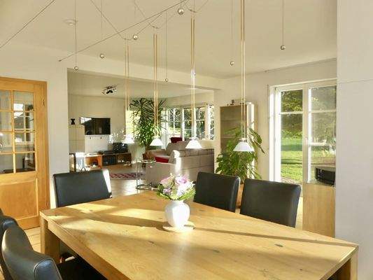 lichtdurchfluteter Wohn-EssbereichEssen