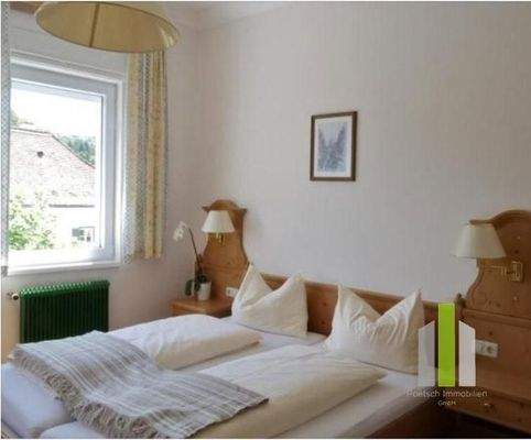 Zimmer-Altes-Gebaeude-1