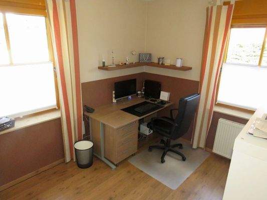 Büro- o. Gast im EG