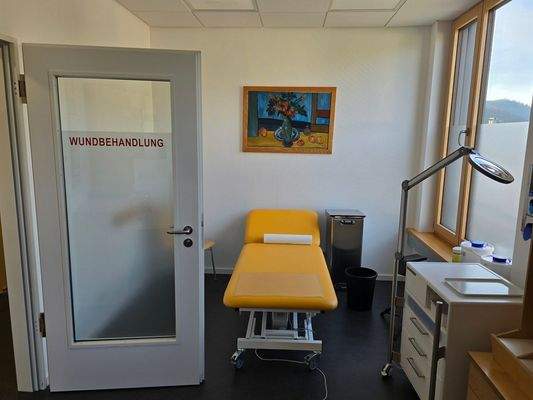 Behandlungs-/Büroraum 2
