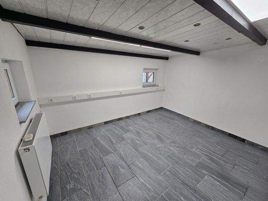 Abstellraum oder Büro an Garage