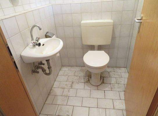 8-WC-Erdgeschoss.JPG