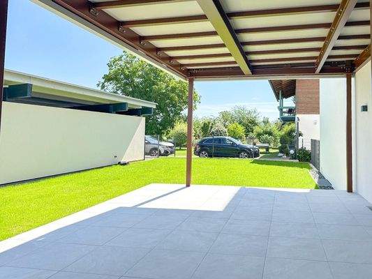 Überdachte Terrasse TOP 1