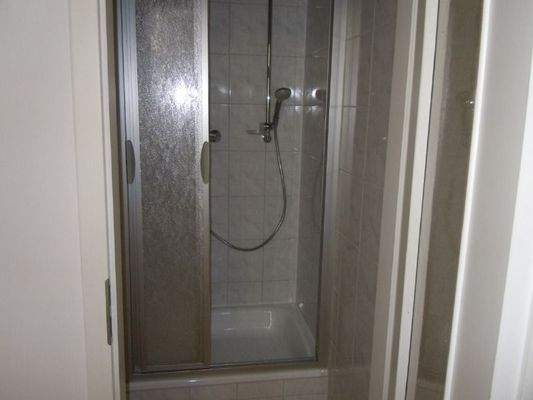 Separate Dusche