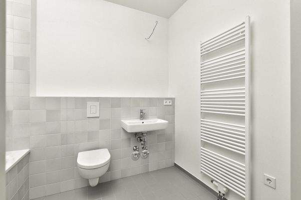 Wannenbad mit Handtuchwärmer