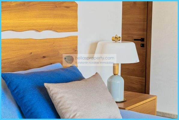 4bdc537a72334c94bfc17623fa19c6be-original