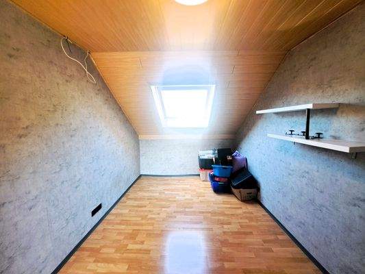 Immobilienperle Veronika Löffler - Dachgeschoss - Schlafzimmer 1