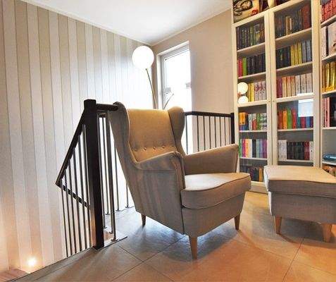 Bibliothek im Obergeschoss