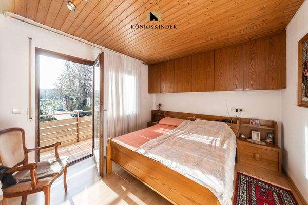 Schlafz. mit Balkonzugang im OG