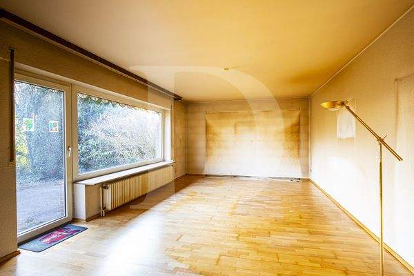 Wohnbereich mit Zugang zur Terrasse