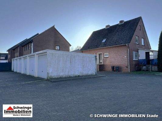 Bebaut mit ZFH u. Garagen