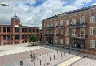 Marktplatz 1 und Rathaus