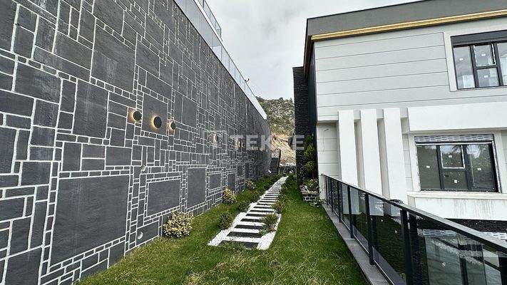 Detached Villa in the Quickly Developing Alanya Tepe