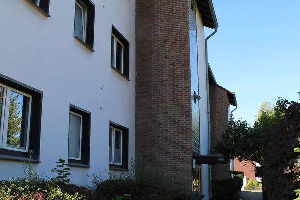 Vorderseite Mehrfamilienhaus