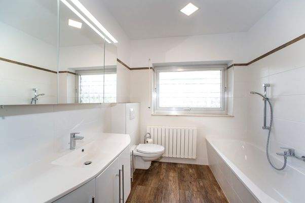 modern und neuwertig Bad ELW 