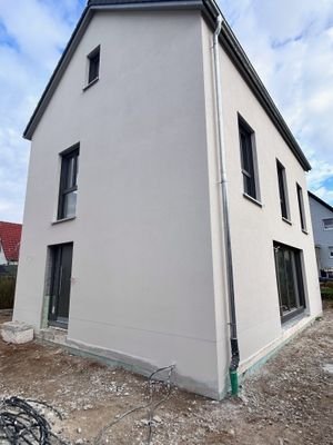 Haus Außenansicht 2.jpg