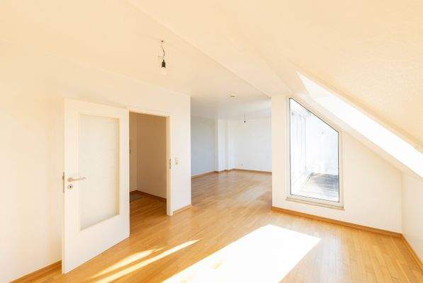 Essbereich - Blick zum Wohnbereich