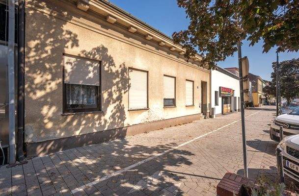 Gebäude Straßenfront