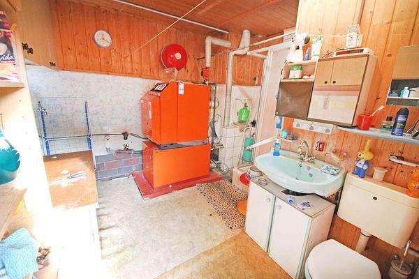 Heizraum mit Bad