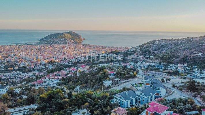 Home with Pool, Garden, City and Sea Views in Alanya Antalya