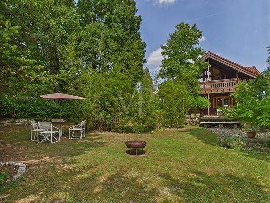 Garten mit Blick zum Haupthaus