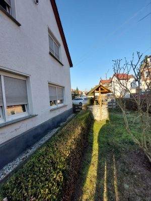 035 - Sicht auf Front mit aktivem Brunnen