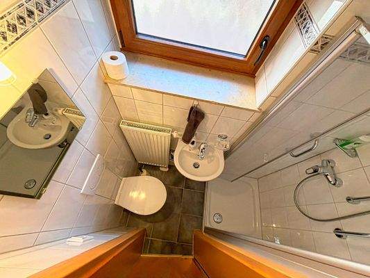 EG: Bad (Einzimmerwohnung)