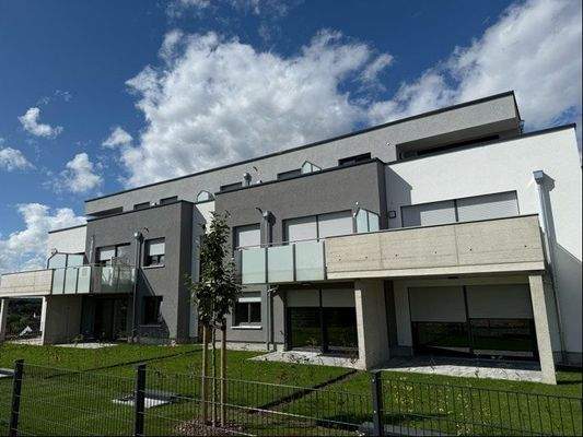 Haus B Frontansicht Seite