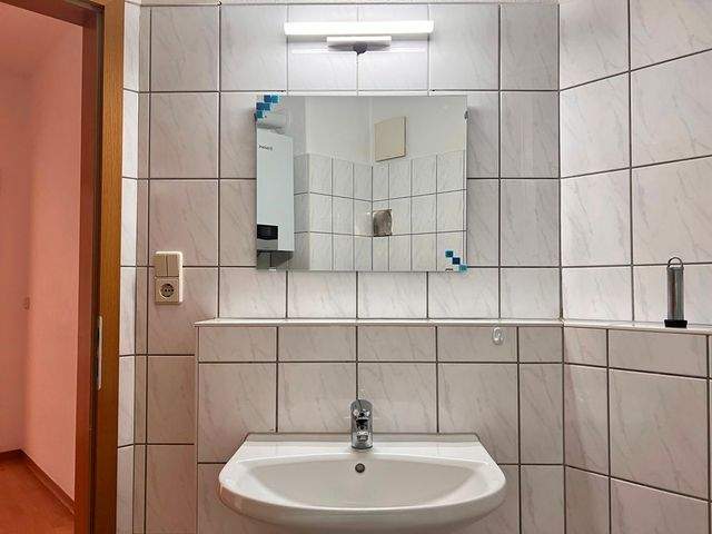 Lindenstr. 4, DG Mitte - Einbauküche - Photo 3