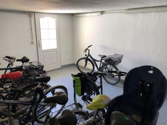 Fahrradkeller im Haupthaus