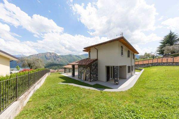 Außenansicht der Villa