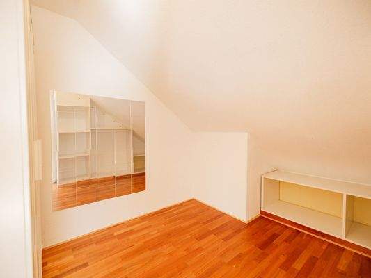 Platz für Kleidung und Schuhe