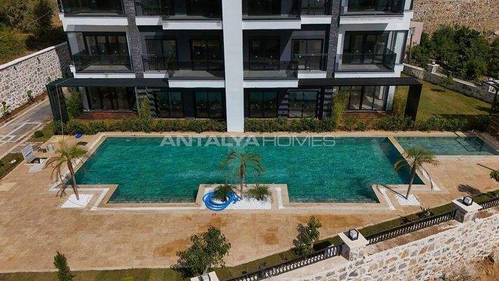 Elegant Flats with City and Nature Views in Alanya