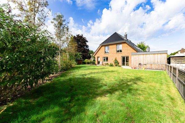 Rückansicht und Garten