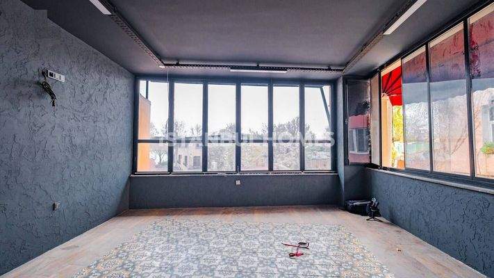 Ready to Move Cafe Close to the Sea in Fatih Balat